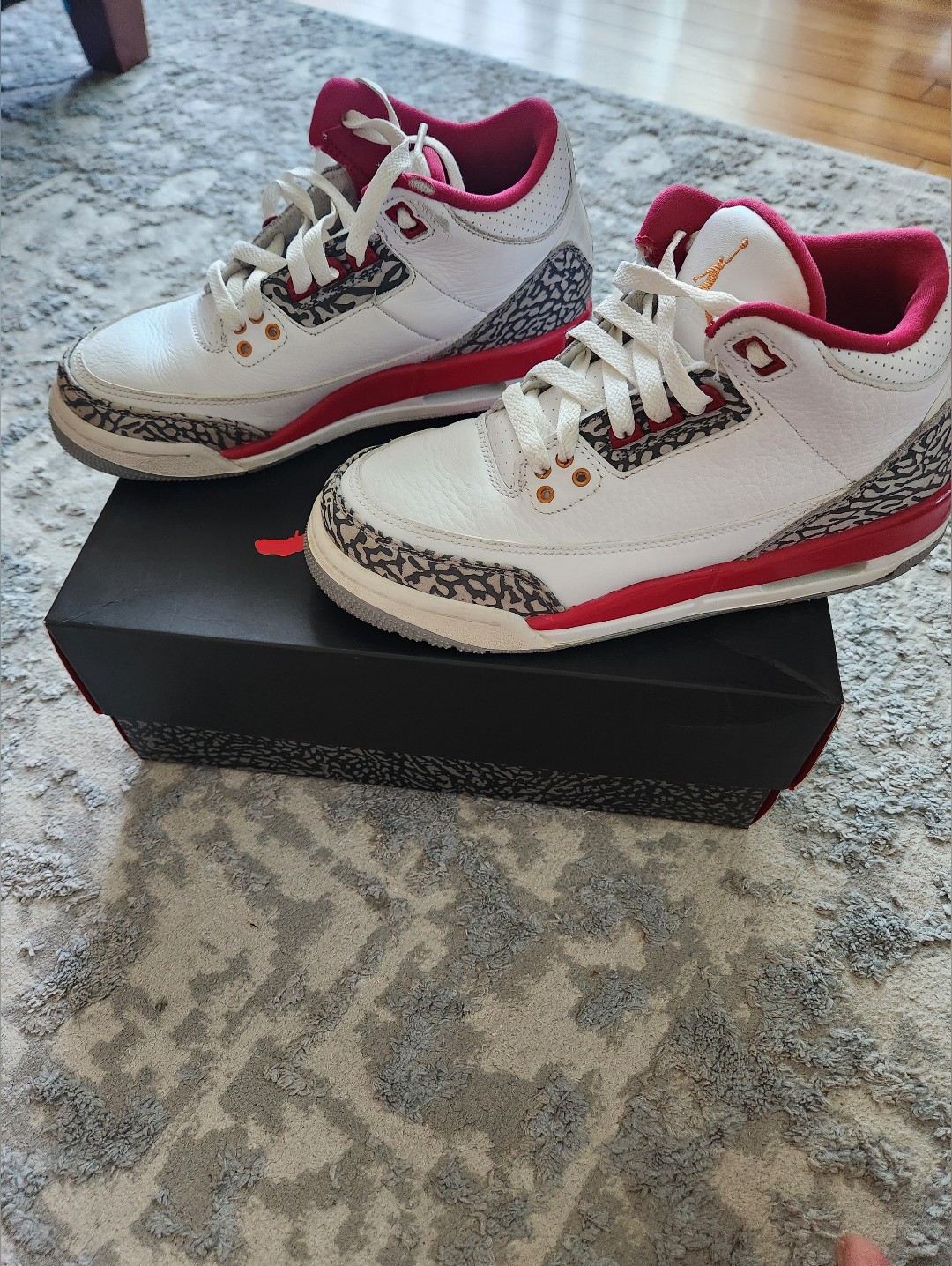 Jordan White And Red Retro Elephant-Print Low Sneakers
